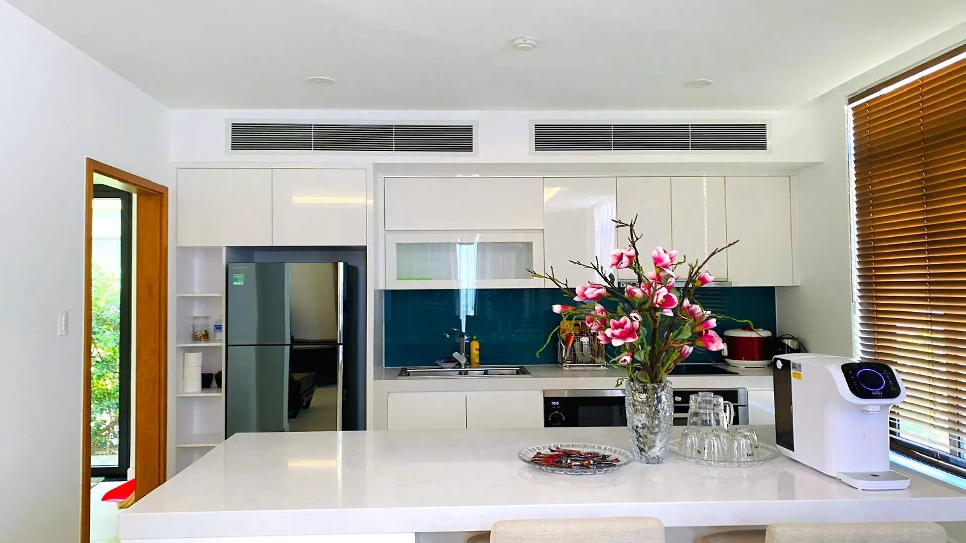 Sunny Smes - Virgo Nha Trang Apartment
