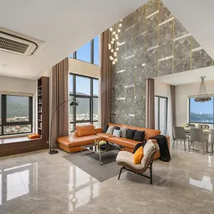 https://penthouse-duplex-4-bedrooms-ocean-view-rooftop-pool.hotelsofhoian.com