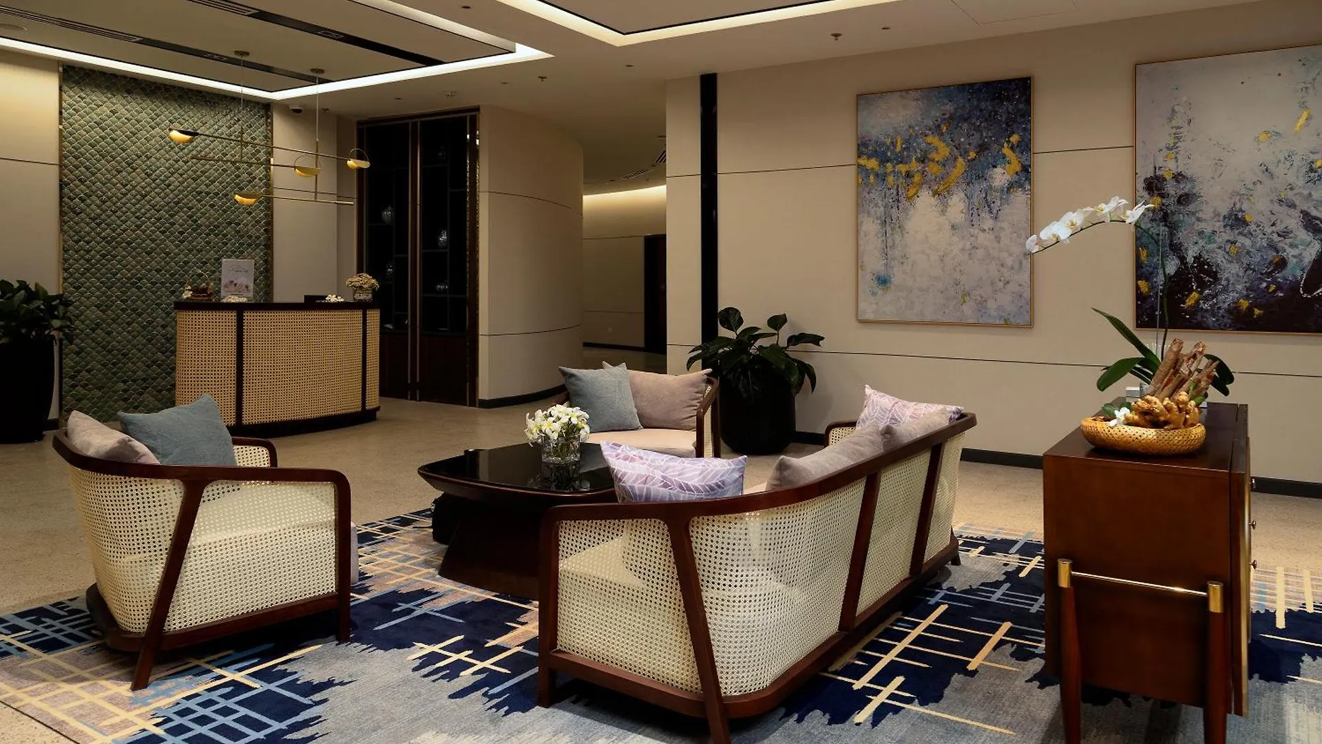 Sunny Smes - Virgo Nha Trang Apartment Vietnam