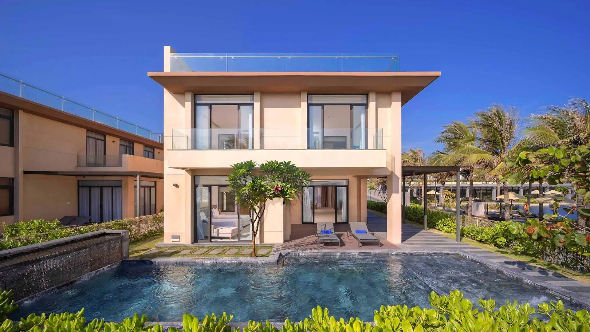 Sunny Smes - Virgo Nha Trang Apartment