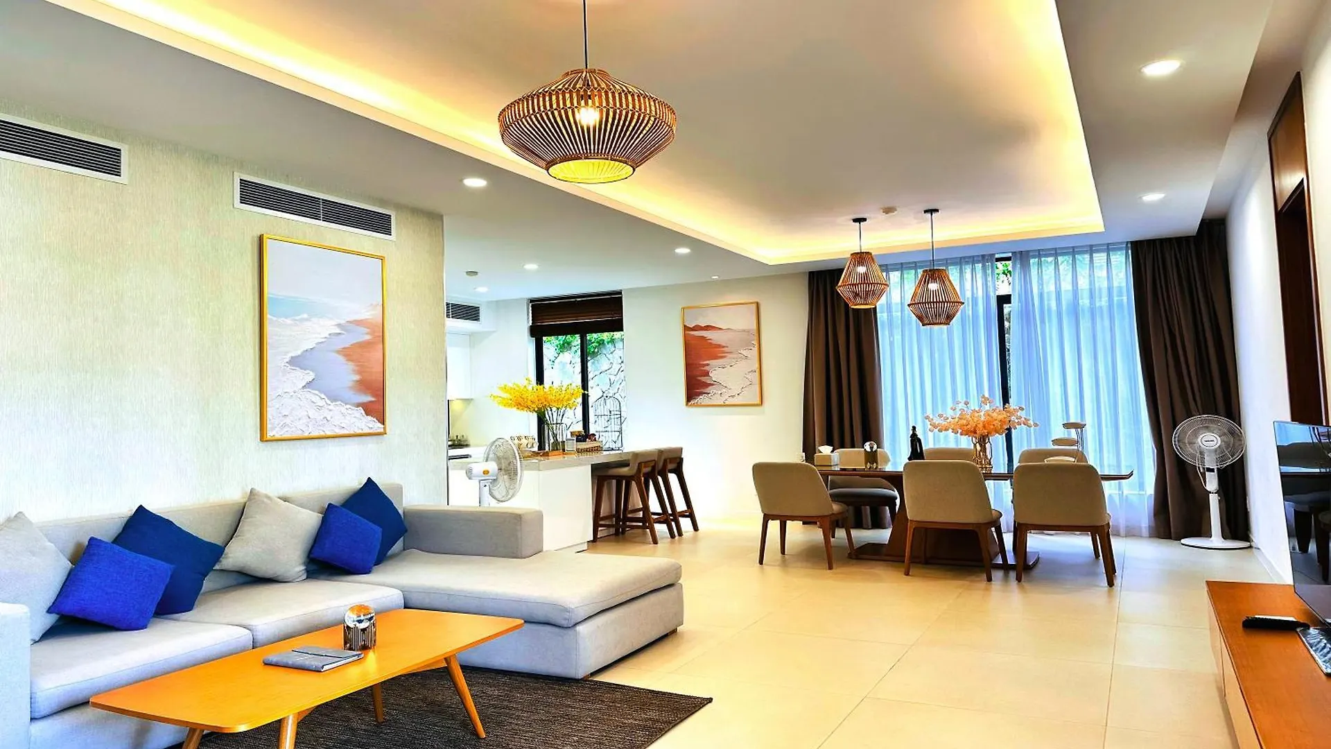 Sunny Smes - Virgo Nha Trang Apartment