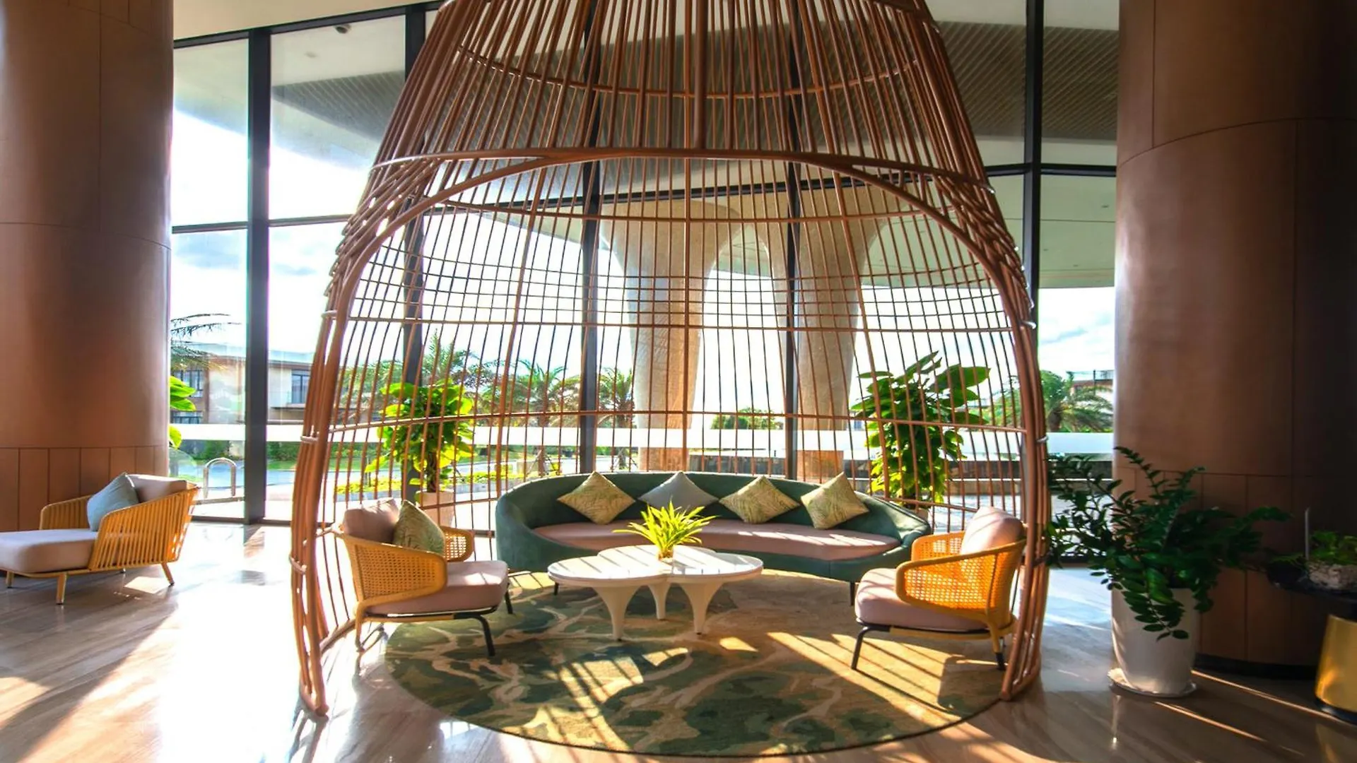 Sunny Smes - Virgo Nha Trang Apartment 0*,  Vietnam