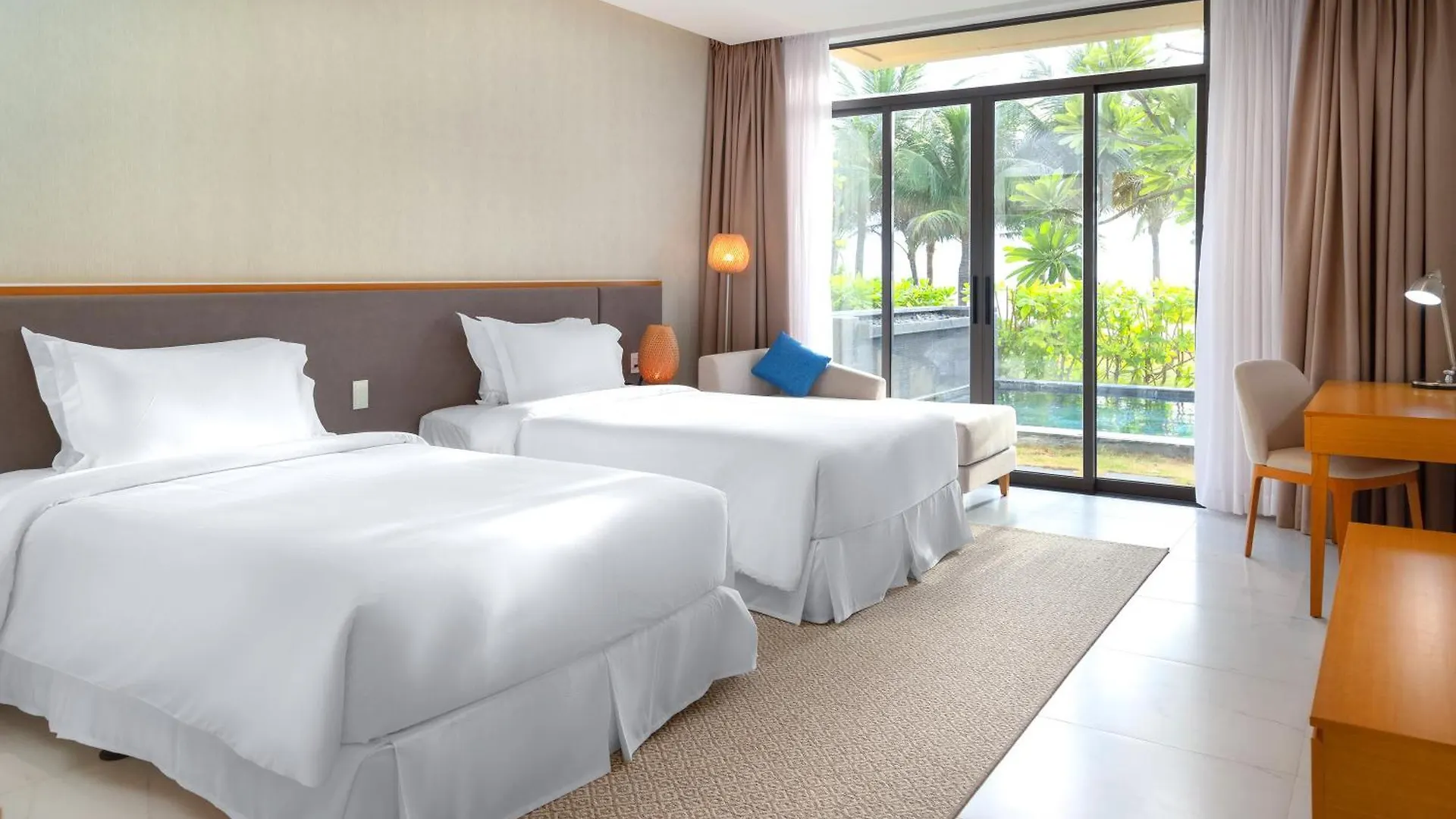 Sunny Smes - Virgo Nha Trang Apartment