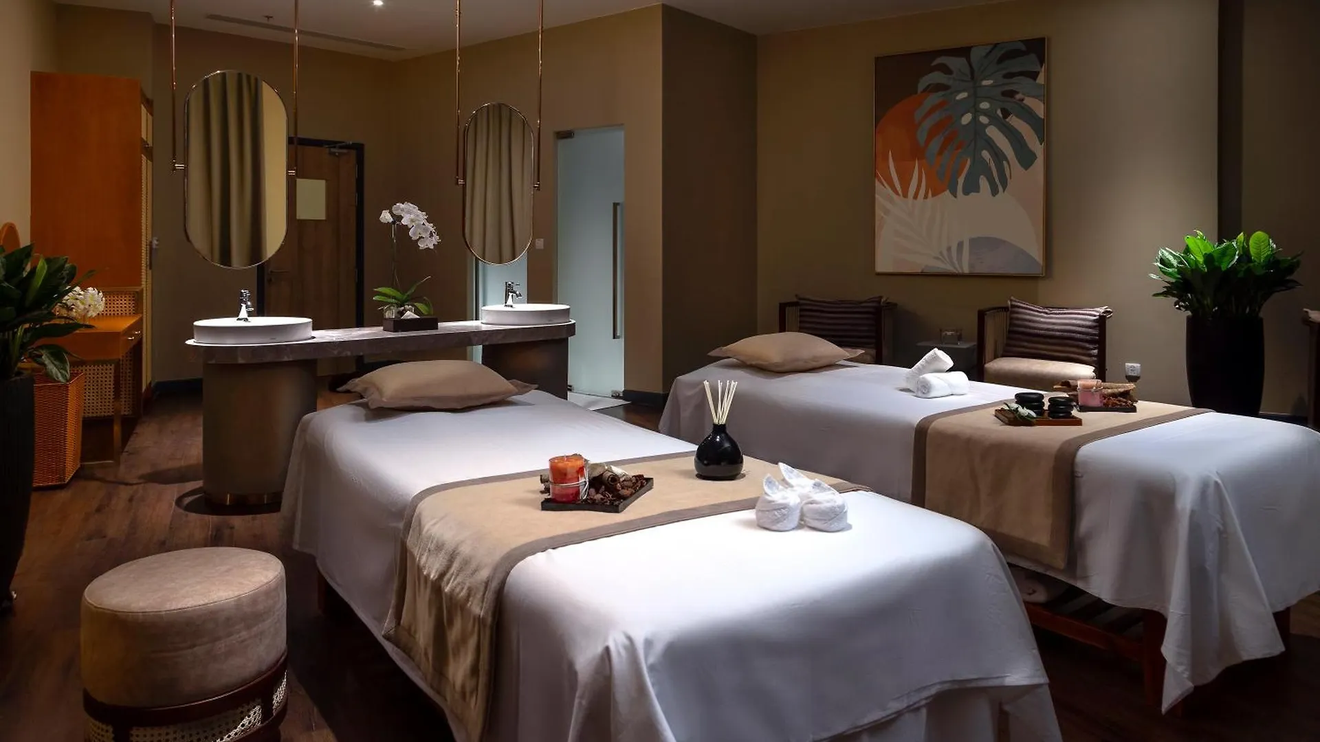 Sunny Smes - Virgo Nha Trang Apartment